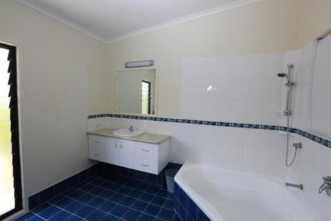 25 Naiad Court Rainbow Shores The Ultimate Beachside Executive Property Air Conditioned - Grafton Accommodation 2