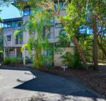 Surfside Beach House 17 Rainbow Shores Swimming pool 2 minute walk to beach air conditioning relax here - Grafton Accommodation