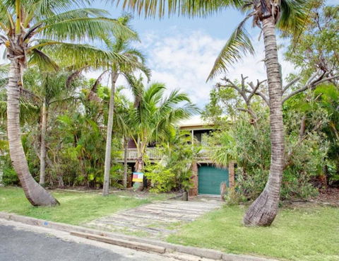 33 Cooloola Drive Rainbow Beach Walk To The Beach Pet Friendly - Grafton Accommodation 6