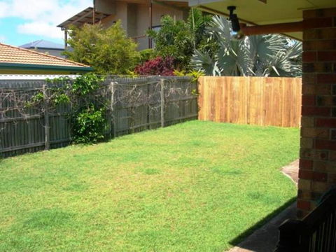 4 Boronia Place Rainbow Beach Perfect Convenient Location Fenced Yard - Grafton Accommodation 1