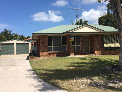 4 Boronia Place Rainbow Beach Perfect Convenient Location Fenced Yard - Grafton Accommodation 2
