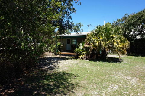 The Shack Rainbow Beach The Ultimate Beach Shack 200m To Beach - Grafton Accommodation 5
