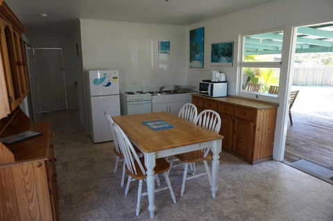 The Shack Rainbow Beach The Ultimate Beach Shack 200m To Beach - Grafton Accommodation 2
