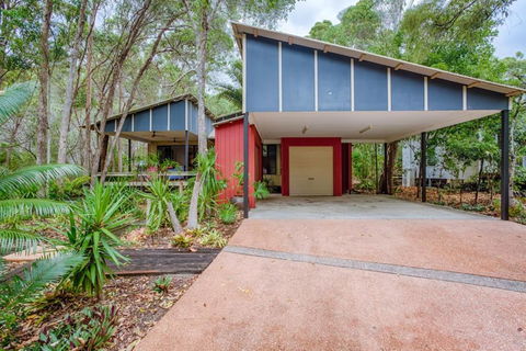 8 Ibis Court Rainbow Shores Swimming Pool Walk To Beach Executive Beach House - Grafton Accommodation 1