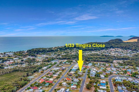 1 33 Tingira Close Rainbow Beach Gorgeous Ocean Views Swimming Pool Air Conditioning - Grafton Accommodation 6