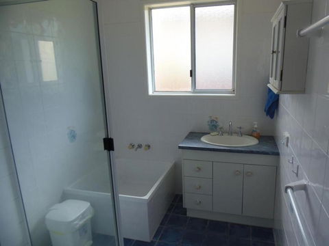 The Red Piranha Rainbow Beach Close To Everything Air Con & Pet Friendly - Grafton Accommodation 3