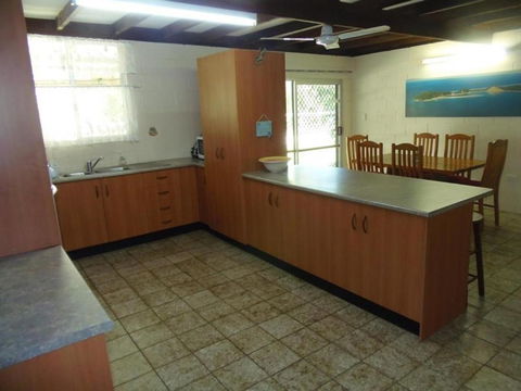 The Red Piranha Rainbow Beach Close To Everything Air Con & Pet Friendly - Grafton Accommodation 2