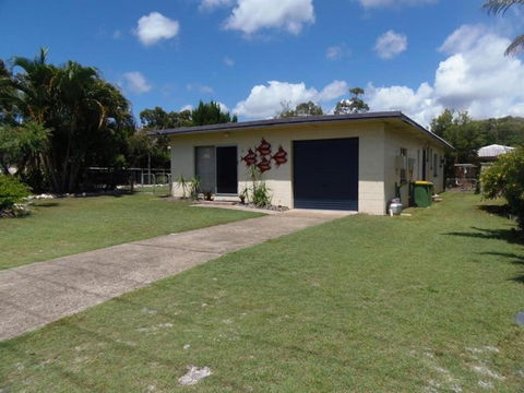 The Red Piranha Rainbow Beach Close To Everything Air Con & Pet Friendly - Grafton Accommodation 6