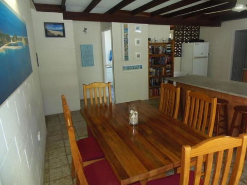The Red Piranha Rainbow Beach Close To Everything Air Con & Pet Friendly - Grafton Accommodation 5