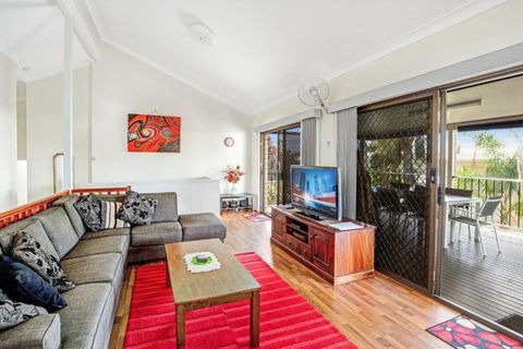 40 Rumbalara Avenue Rainbow Beach Entertain On The Spacious Verandah Overlooking Beautiful Rainbow Beach - Grafton Accommodation 2