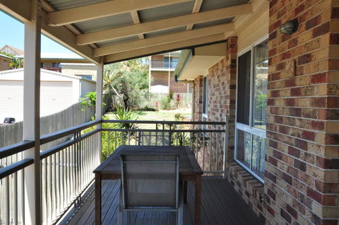 23 Carlo Road Lowset Family Home Within Walking Distance To The Shopping Centre. Pet Friendly - Grafton Accommodation 1