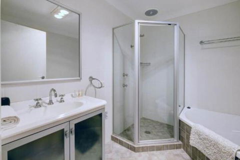 AtTHE COVE - Grafton Accommodation 4