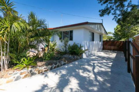 Charming Beach House - Grafton Accommodation 4