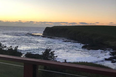 Absolute Oceanfront Cottage - Grafton Accommodation 7