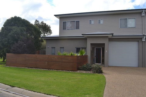 Waterview- Stoneleigh At Yarra - Grafton Accommodation 1