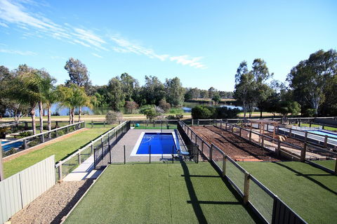 The Anchorage By The Lake - Grafton Accommodation 2