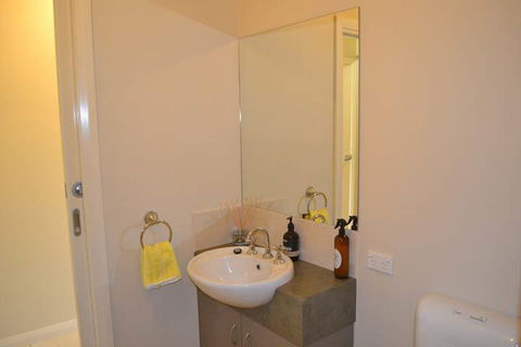 Waterview - 2 Doc Crt - Grafton Accommodation 3
