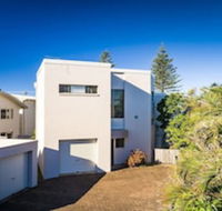 Ocean Waves - Grafton Accommodation
