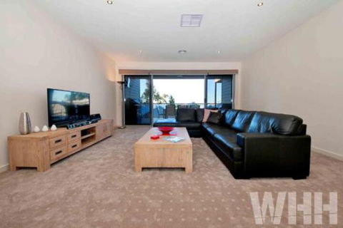 Adelphi Views On Luton Woodlands - Grafton Accommodation 5