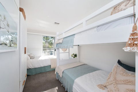 Arabella Stylish Seaside Sanctuary With Views - Grafton Accommodation 7