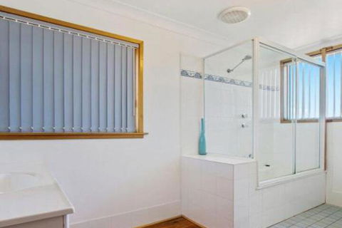 Amazing Aspects Perched Above Tilbury Cove - Grafton Accommodation 5