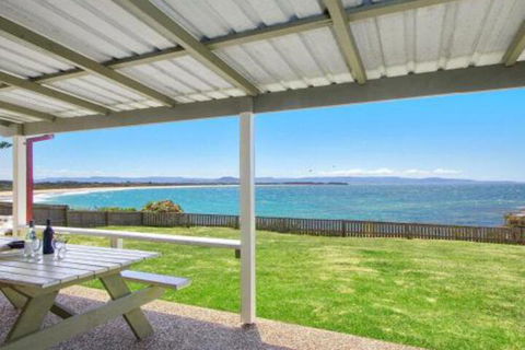 Amazing Aspects Perched Above Tilbury Cove - Grafton Accommodation 0