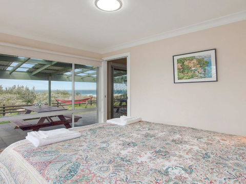 Antonios Paradise Spectacular Views Over Warrain Beach - Grafton Accommodation 4