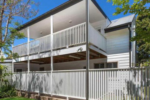 Blake Loft On Manning 500 Metres To Two Beaches - Grafton Accommodation 0