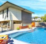 Isthmus on Jones Beach - Grafton Accommodation