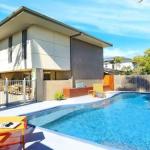 Isthmus On Jones Beach - Grafton Accommodation 0