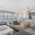 House On The Hill Inspired Coastal Hamptons Vibe - Grafton Accommodation 0