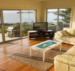 Joness Beach House perfect location with views - Grafton Accommodation