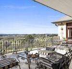Kilburn views as far as the eyes can see - Grafton Accommodation