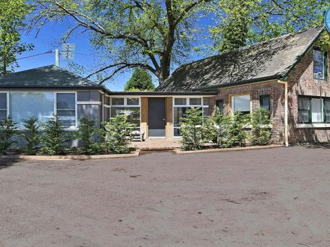 Old Bank Stables 3 Night Weekends For Price Of 2 - Grafton Accommodation 5
