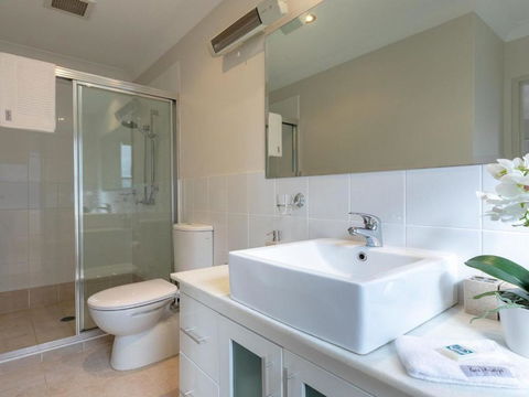 Shore To Please Comfort Cafes & Beaches - Grafton Accommodation 1