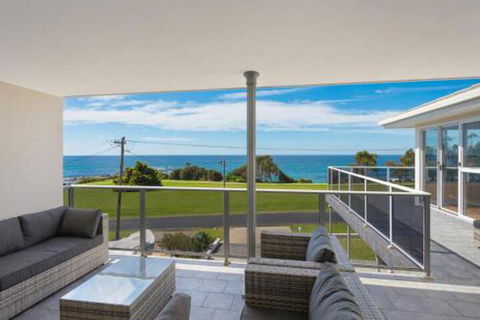 31 McMillan Crescent - Grafton Accommodation 2
