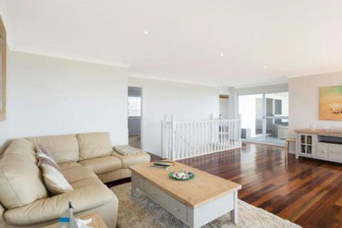 31 McMillan Crescent - Grafton Accommodation 3