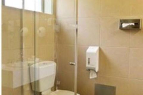 Classic Queen Room 2 In Oakleigh - Grafton Accommodation 2