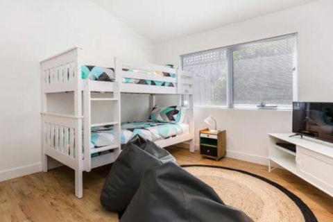 PALM COURT RETREAT MORNINGTON - Grafton Accommodation 3