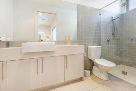 PALM COURT RETREAT MORNINGTON - Grafton Accommodation 6