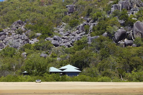 Absolute Beachfront - Grafton Accommodation 1