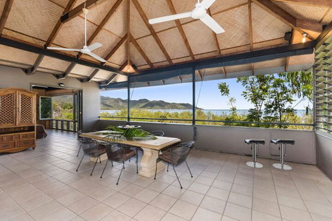 Absolute Beachfront - Grafton Accommodation 5