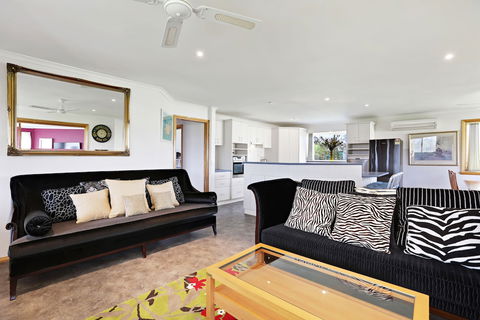 Yarragon 4 Bedroom House In Gippsland - Grafton Accommodation 3