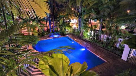 A Taste Of The Tropics - Grafton Accommodation 2