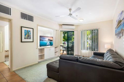 A Taste Of The Tropics - Grafton Accommodation 4
