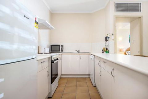 A Taste Of The Tropics - Grafton Accommodation 3