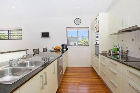 Papaya House - Grafton Accommodation 0