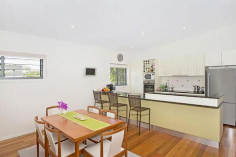 Papaya House - Grafton Accommodation 3