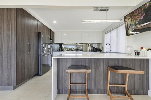 CANAL HOME NEAR MOOLOOLABA Kooringal - Grafton Accommodation 5