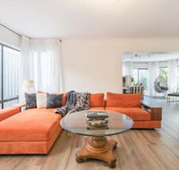 ULTRA SPACIOUS STYLISH HOME in PRESTONS SYDNEY - Grafton Accommodation
